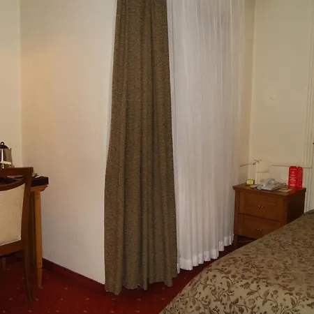 Central Hotel Ξενοδοχείο 4*