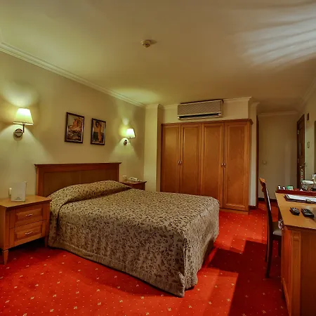 Central Hotel 4*