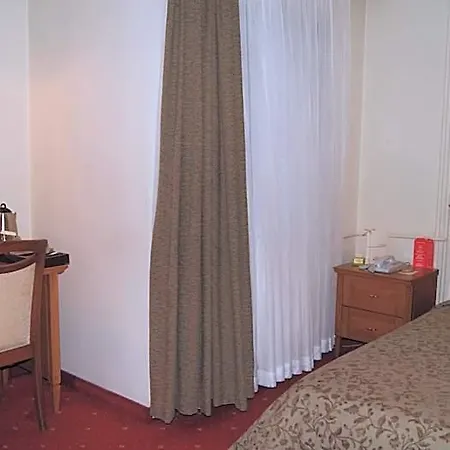 Central Hotel
