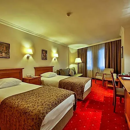 Central Hotel 4*