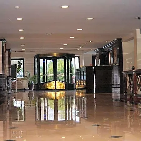 Central Hotel 4*