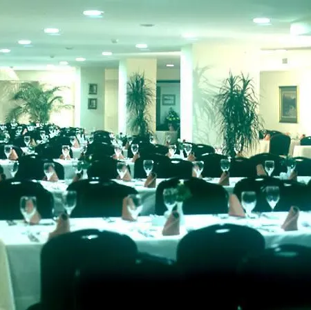 Central Hotel Отель
