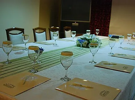 Central Hotel Отель Бурса