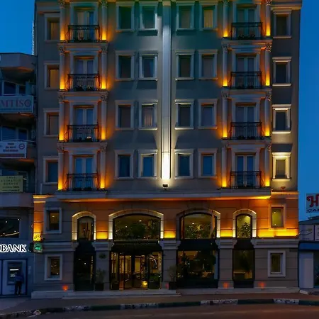 Central Hotel 4*