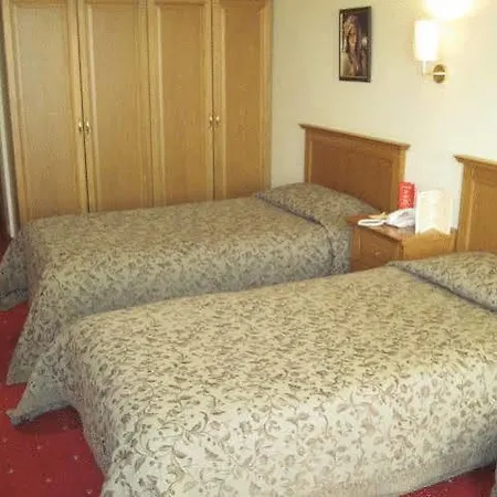 Central Hotel 4* 부루사