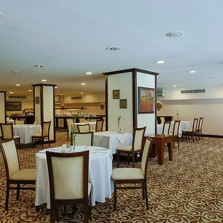 Central Hotel 4*
