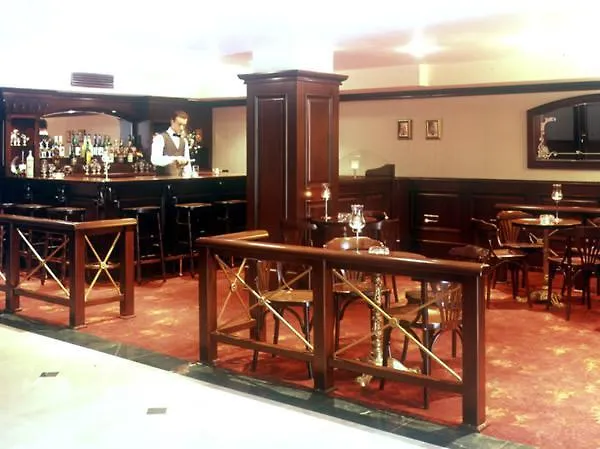 Central Hotel 4* 부루사